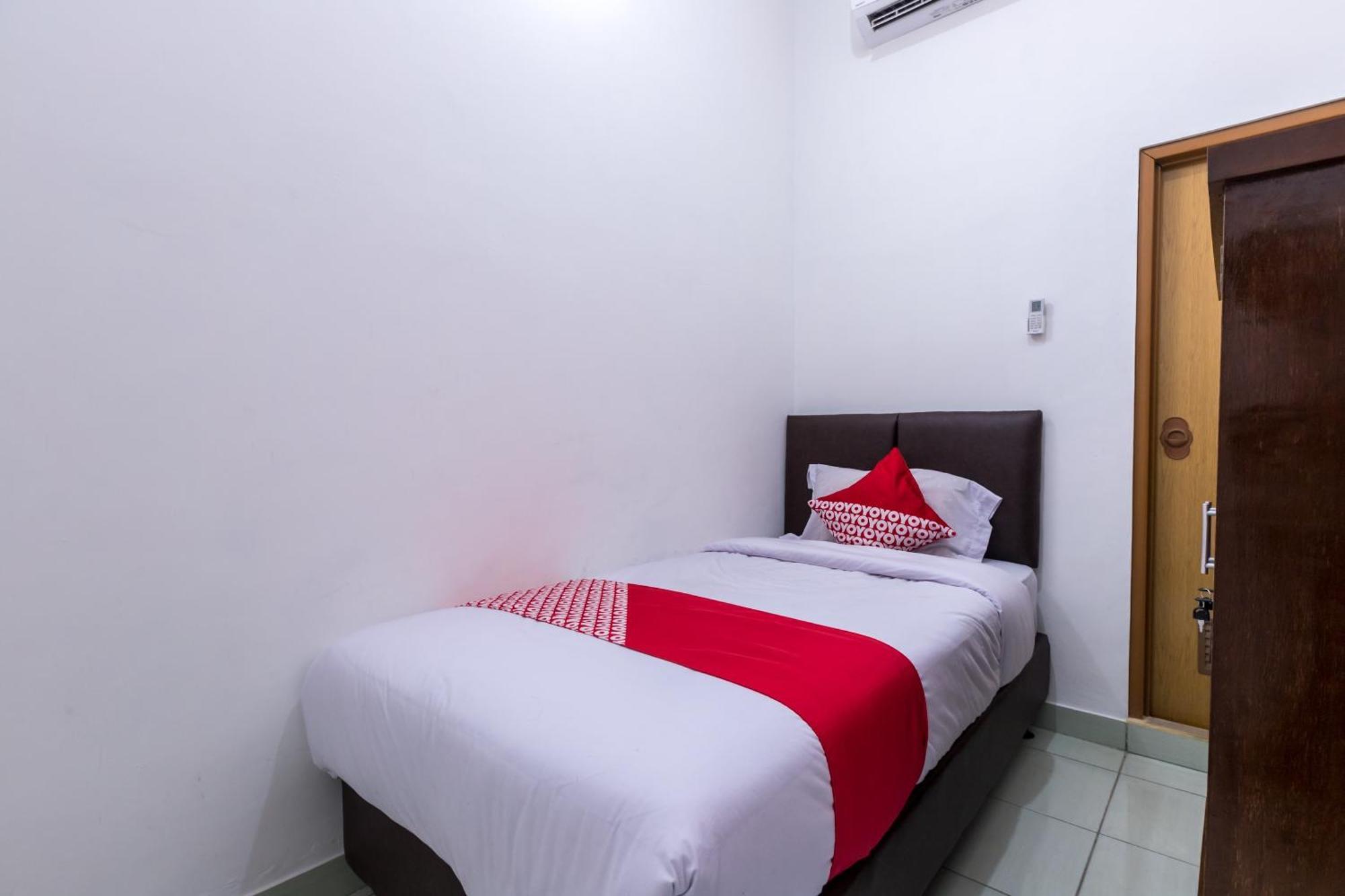Hotel Oyo 1082 Kost Arie 1 Jakarta Exteriér fotografie